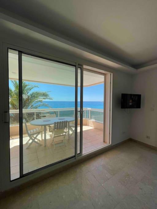 Appartement Bord De Mer Avec Garage 芒通 外观 照片