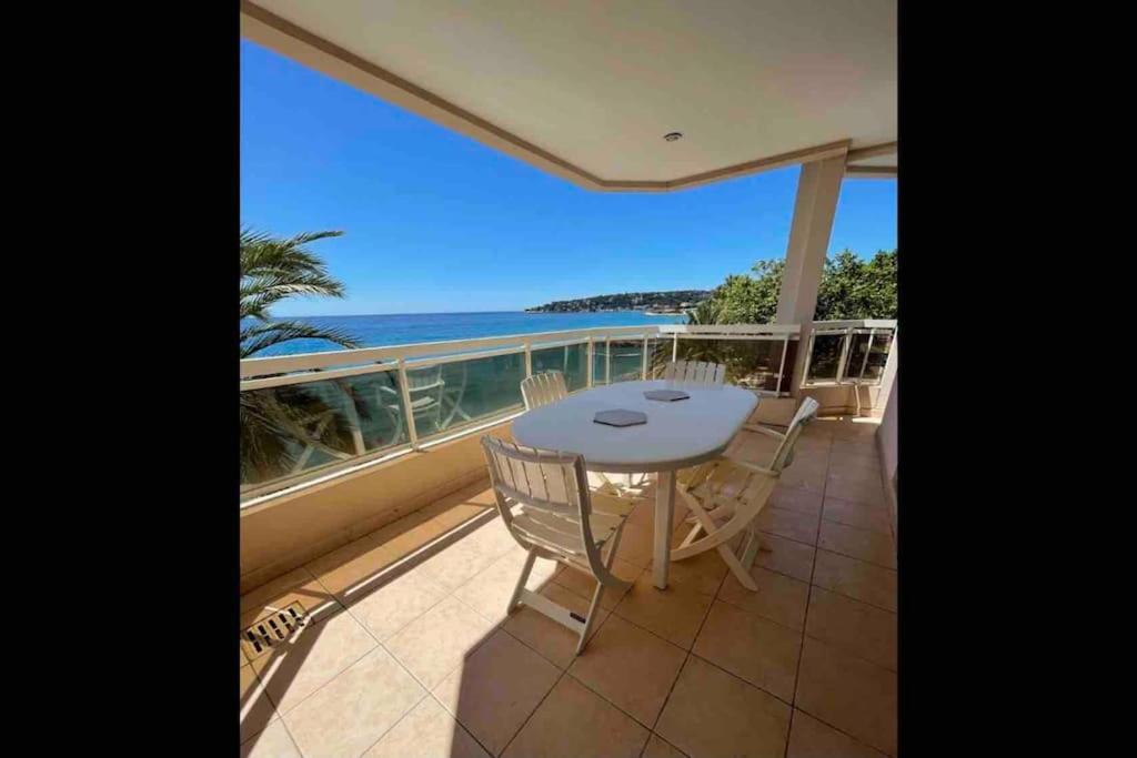 Appartement Bord De Mer Avec Garage 芒通 外观 照片