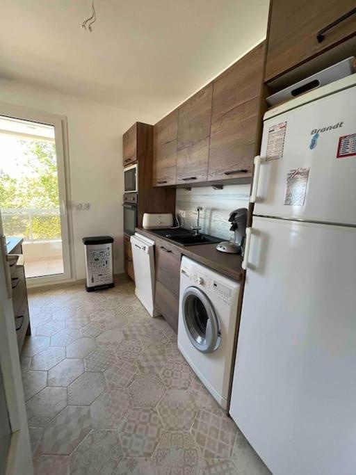 Appartement Bord De Mer Avec Garage 芒通 外观 照片