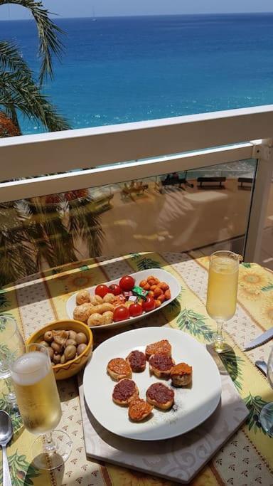 Appartement Bord De Mer Avec Garage 芒通 外观 照片
